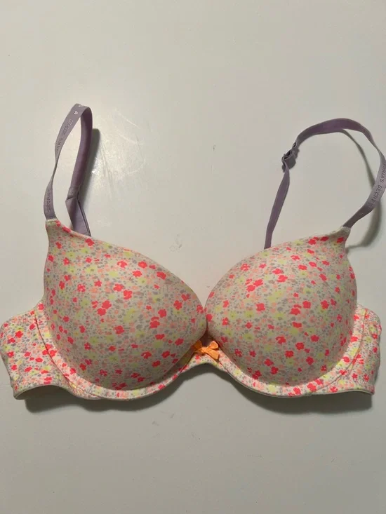 VS Plunge Bra. 38B - Picture 12 of 12